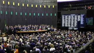 Texto-base da reforma da Previdência é aprovado em primeiro turno na Câmara