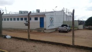 Após denúncia de estar ameaçando a companheira, detento é flagrado com celular