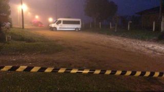 “Comparsas” tentam resgatar assaltantes de banco de Dom Feliciano. A madrugada foi de terror no acesso ao município de Cristal.