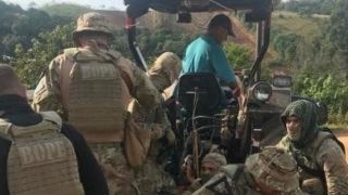 Policiais buscam fugitivos após ataque a banco e mortes em Cristal