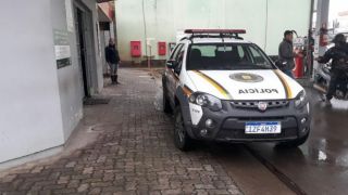 Posto de combustível é alvo de criminosos na tarde de hoje em Camaquã