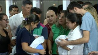 Bebês são devolvidos aos pais biológicos após DNA comprovar a troca em Trindade