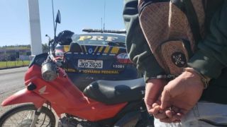 PRF prende homem e apreende motocicleta em Camaquã