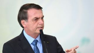 Bolsonaro exige que Macron “retire insultos” para aceitar ajuda