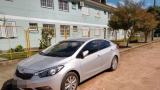 Carro roubado e clonado é apreendido pela BM em Camaquã