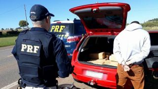 Adolescente é flagrado dirigindo carro com 300 kg de maconha na BR-116