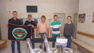 Jeep Clube doa equipamentos para Secretaria de Saúde