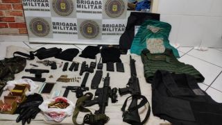 Polícia apreende fuzis e explosivos dentro de casa em Novo Hamburgo