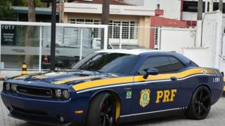 PRF do Paraná passa a usar Dodge Challenger apreendido em ação contra o tráfico