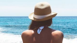 Na praia ou na cidade: proteja-se do sol no verão