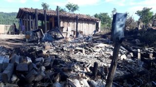 Após incêndio família depende de doações para se reerguer