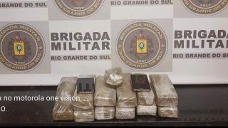 Batalhão de Polícia de Choque prende mulher por tráfico de drogas em Camaquã