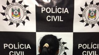 Mulher foi presa no bairro Viégas pela Polícia Civil acusada pelo crime de tráfico de drogas em Camaquã