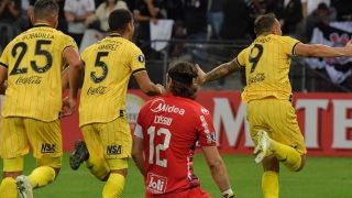 Corinthians vence, mas está eliminado da Libertadores