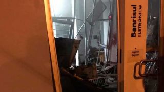 Bandidos atacam agência em Segredo com uso de explosivos