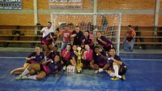 Time feminino de futebol FERAS participa do 4° Torneio Regional de Futsal Feminino em Rio Pardo