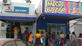 Movimento intenso na cidade e aglomerações preocupa vigilância em saúde