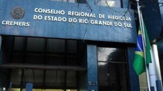 Cremers repudia reintegração de médicos cubanos no RS em meio à pandemia
