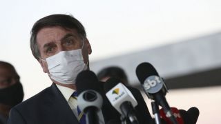 Covid-19: Bolsonaro quer cloroquina para pacientes com sintomas leves