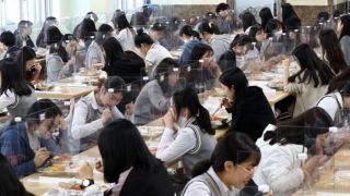 Coreia do Sul reabre escolas sob rigorosas medidas de segurança sanitária