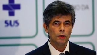 Imunização natural pode ser às custas de muitas mortes, diz Teich