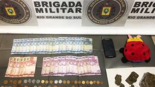 Homem é preso com drogas dentro de bichos de pelúcia
