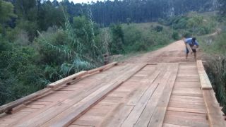 Secretaria de Obras e Interior conclui ponte no Faxinal
