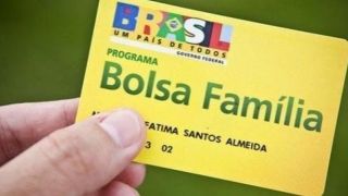 Beneficiados pelo Bolsa Família recebem hoje terceira parcela de auxílio emergencial
