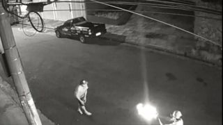 Homem em carro de luxo mata morador de rua a tiros