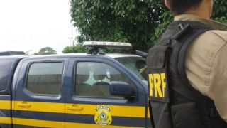 PRF prende homem alcoolizado por direção perigosa e desobediência na BR 116 em Camaquã