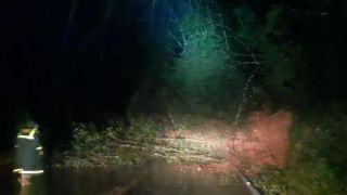 Deslizamentos provocam bloqueios de rodovias na Serra gaúcha