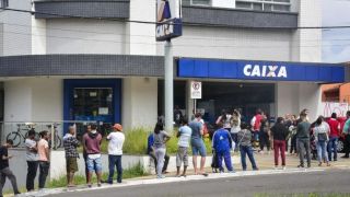Mais 400 mil nascidos em abril podem sacar 1ª parcela do auxílio