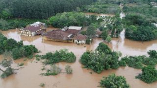 Chuva deixa mais de 3 mil pessoas fora de casa no Rio Grande do Sul