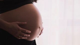 Estudo indica que grávidas podem transmitir COVID-19 para seus bebês