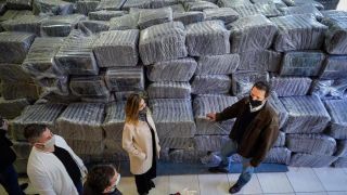 Campanha do Agasalho 2020 de Porto Alegre arrecada mais de 360 mil peças de roupas em 70 dias