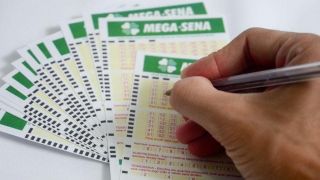 Mega-Sena acumulada pode pagar R$ 23 milhões neste sábado