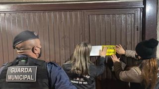 Operação Dispersão fecha bar com 75 pessoas em Caxias do Sul