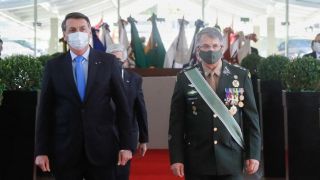 Bolsonaro diz que Forças Armadas lhe garantem "certa tranquilidade"