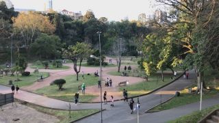 Equipes de fiscalização flagram mais de 2,5 mil pessoas em praças e parques de Caxias do Sul