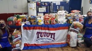 Pedágio solidário arrecada 70 quilos de alimentos e mais de 50 cestas básicas
